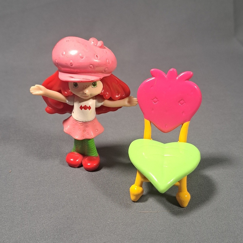 Strawberry Shortcake Mini PVC Figure with Strawberry Chair Toy Set Play Food